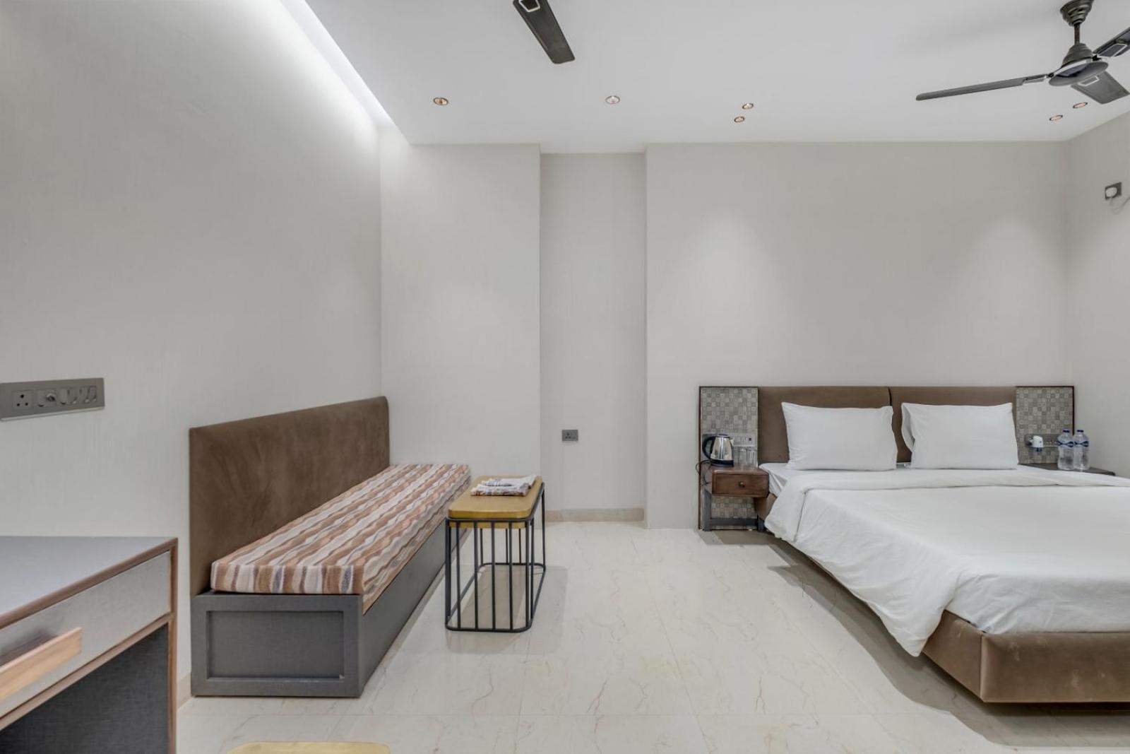 Hotel Hari Om Residency 800 Meters From Ram Mandir Ayodhya Esterno foto