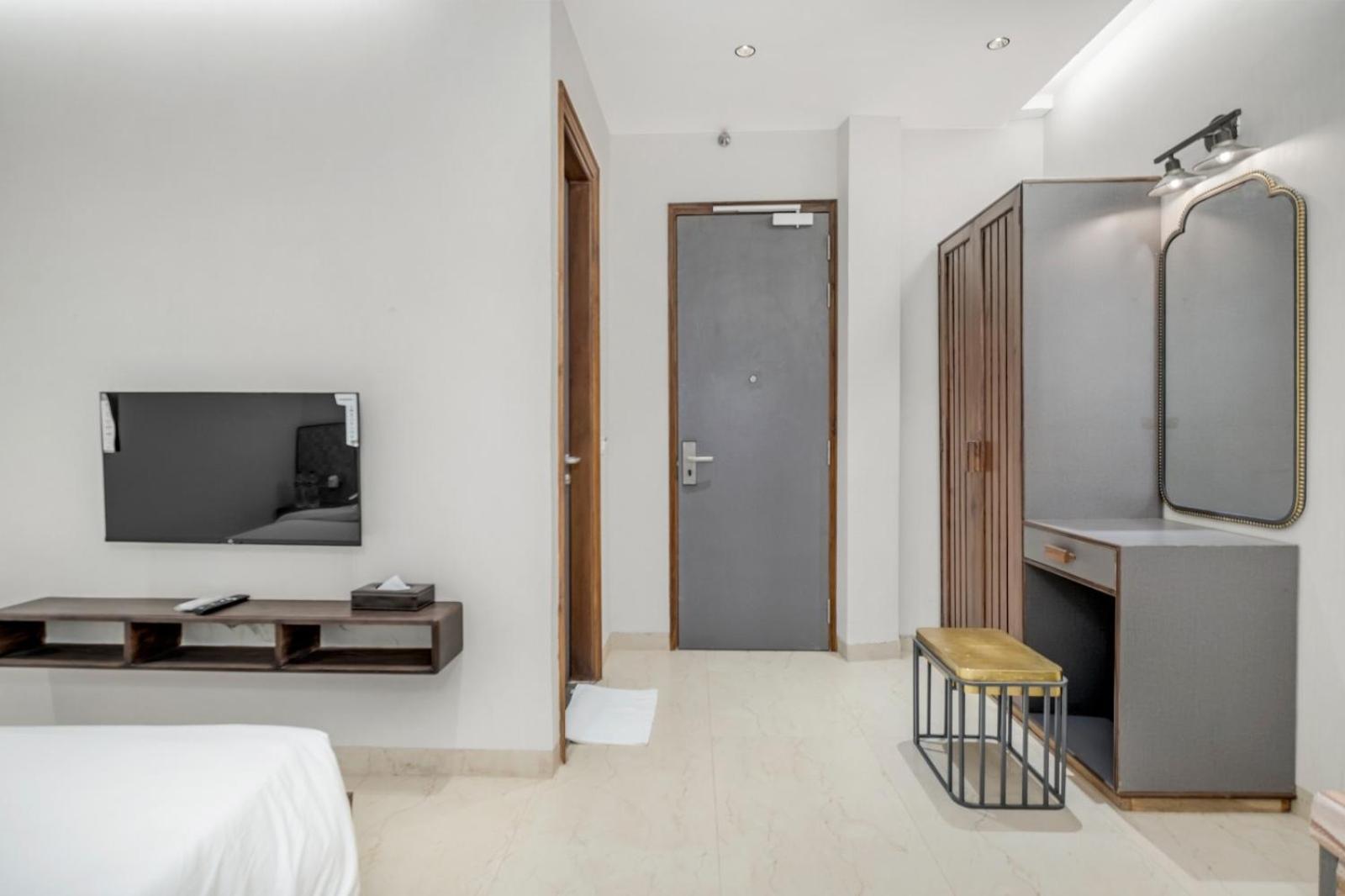 Hotel Hari Om Residency 800 Meters From Ram Mandir Ayodhya Esterno foto