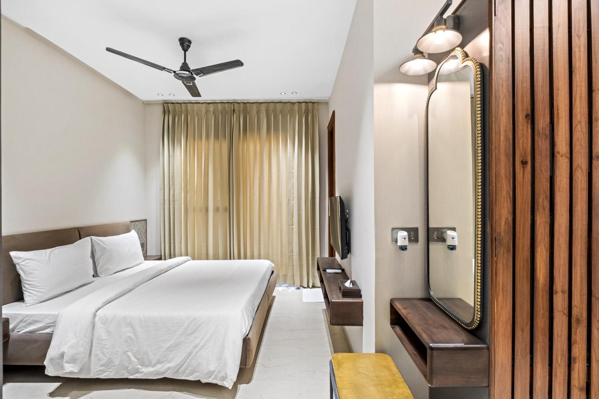Hotel Hari Om Residency 800 Meters From Ram Mandir Ayodhya Esterno foto
