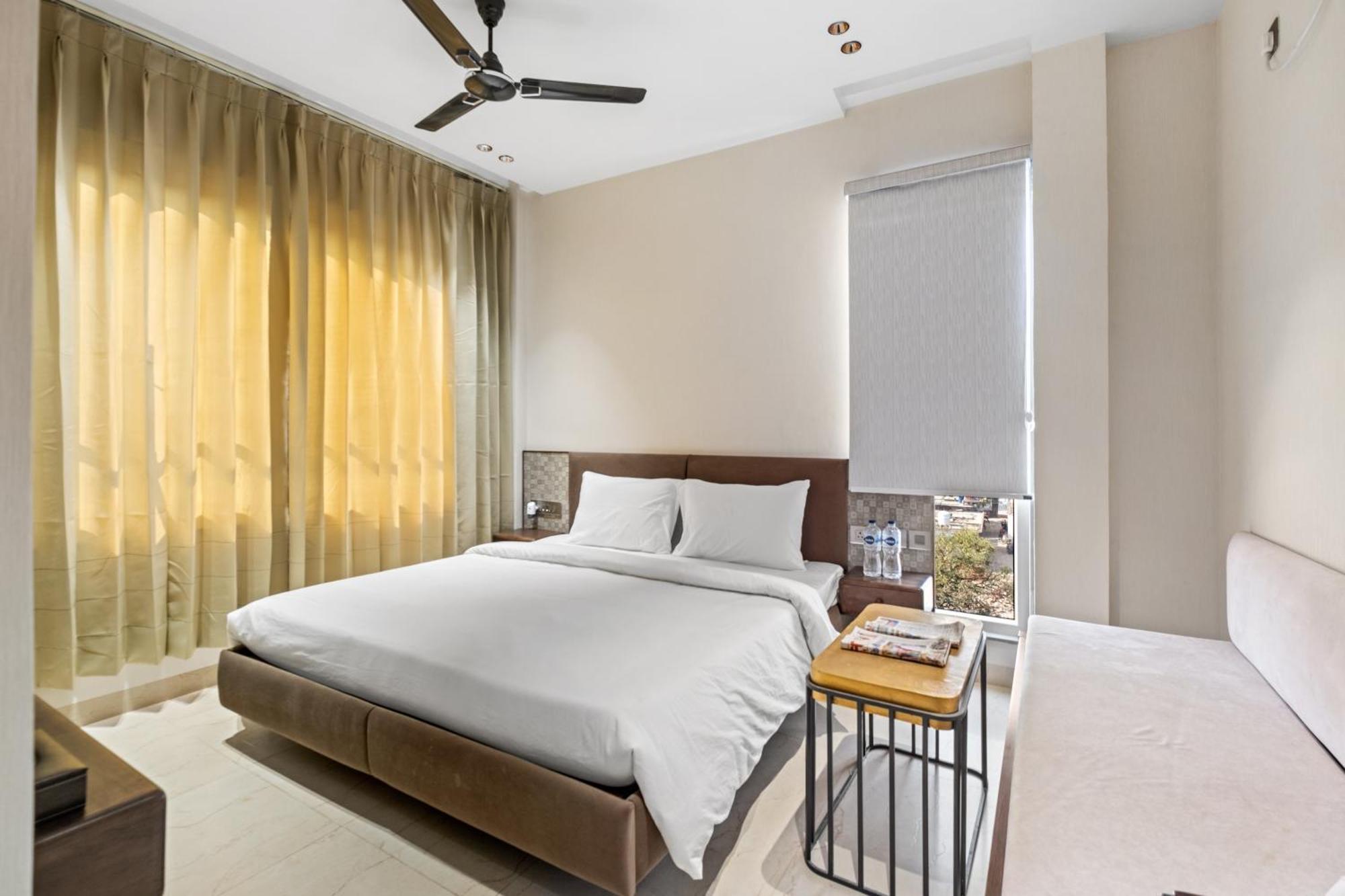 Hotel Hari Om Residency 800 Meters From Ram Mandir Ayodhya Esterno foto