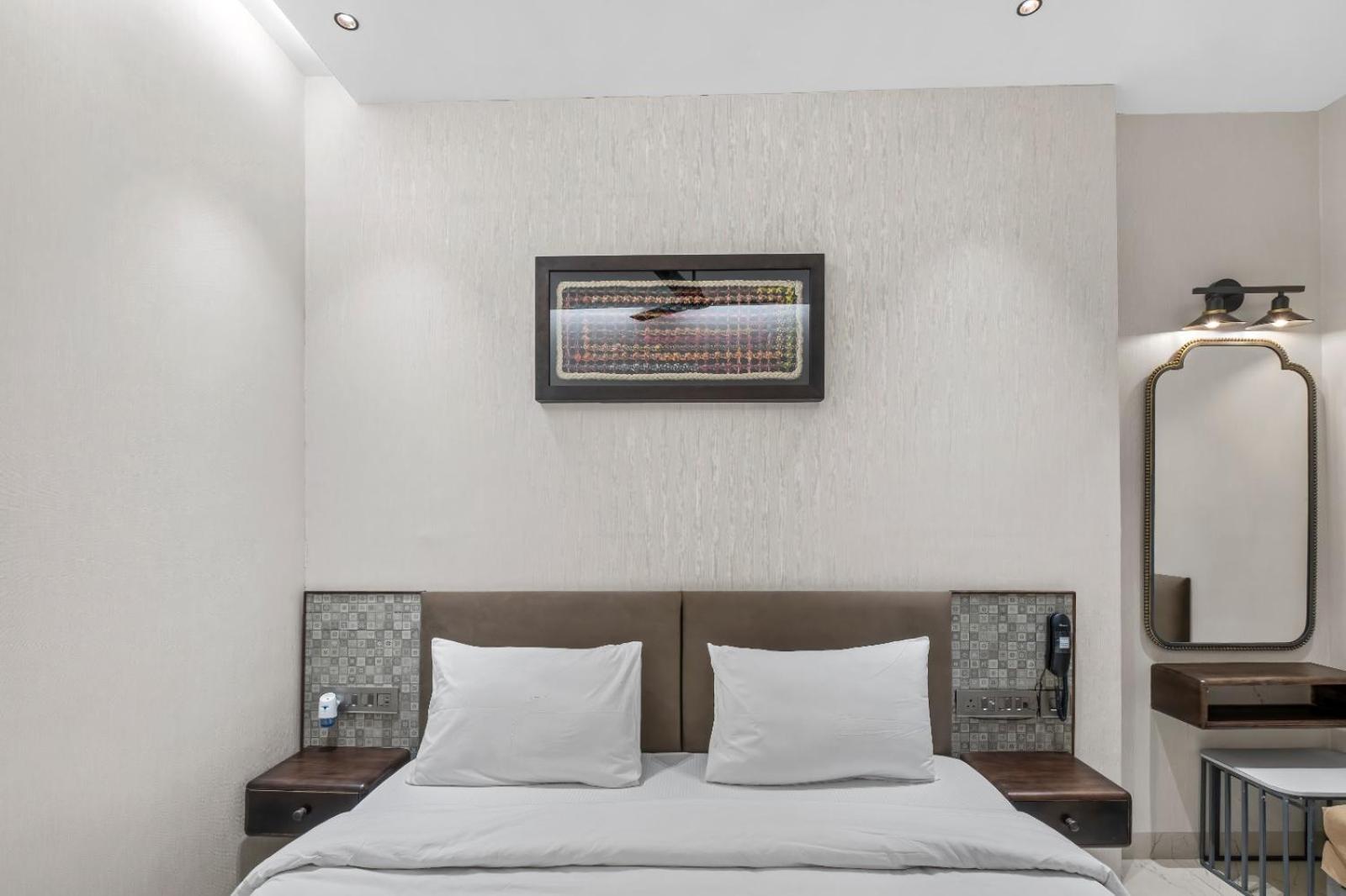 Hotel Hari Om Residency 800 Meters From Ram Mandir Ayodhya Esterno foto